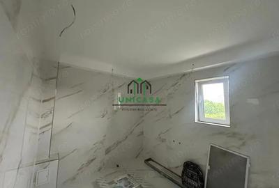 Casă cu Teren 2000 Mp în Români - 10