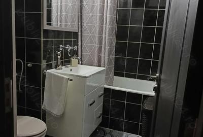 Vand apartament decomandat cu 3 camere, micro 16. - 3