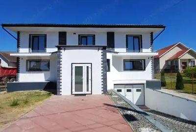 Casa individuala 262 mp, teren 980 mp, in Mihai Viteazu