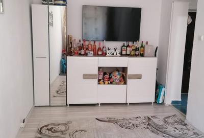 Apartament cu 2 camere decomandat în Micro 14 - 7