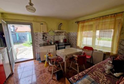 Casă cu 3 camere cu Canalizare în Ultracentral - 8