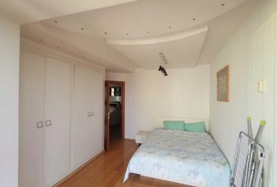Apartament cu 3 camere decomandat în Nufărul - 5