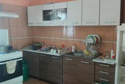 Casă cu 4 camere în Central - 1