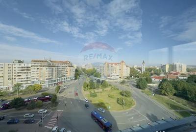 Apartament cu 4 camere decomandat, mobilat în Decebal