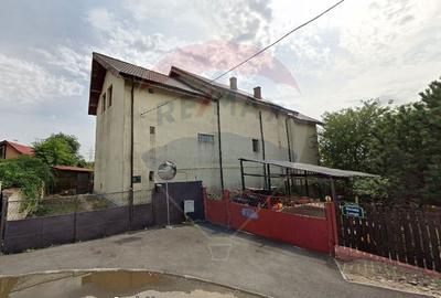 Casă cu 8 camere cu Teren 1395 Mp în Glina - 1