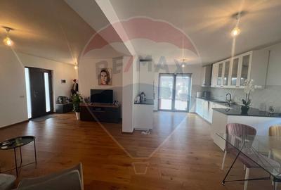 Casa / Vila 4 camere Green field residence - 1