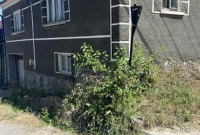 Casă individuală cu 8 camere în Măgești