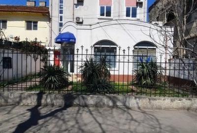 Spațiu comercial, de 80 mp, în Central - 6