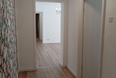 Apartament cu 3 camere semidecomandat în Central - 10