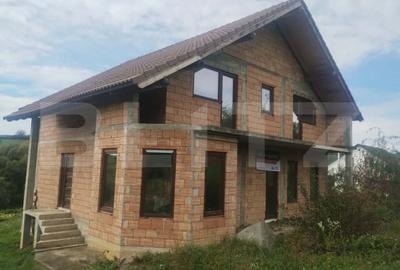 Casa la rosu cu 4 camere, 80 mp utili+teren 861 mp+teren 250 mp, zona Leoni - 8