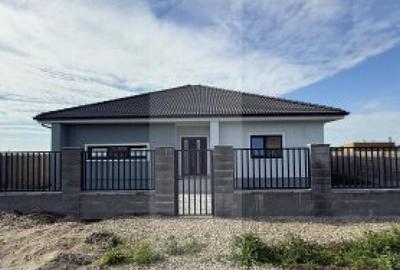 Casa de vanzare, cu 4 camere, 110 mp, zona Sacalaz - 1