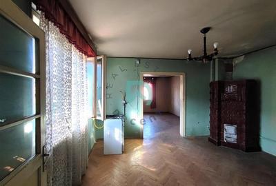 Casă individuală cu 4 camere cu Canalizare în Central - 2