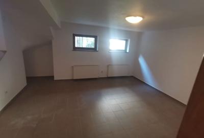 Casă cu 8 camere cu Canalizare în Lacul Tei - 5