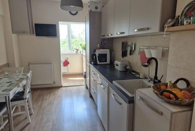 Apartament cu 3 camere decomandat în Craiovei - 3