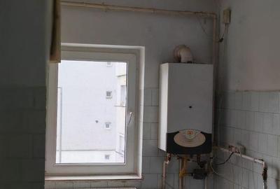 Apartament cu 4 camere decomandat în Central - 1