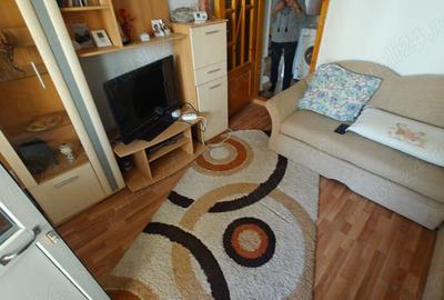 Apartament cu 3 camere confort 1 dec sporit etaj intermediar cu imbunatatiri COMISION 0 - 3