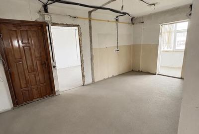 Apartament cu 3 camere decomandat în Exterior Vest - 1