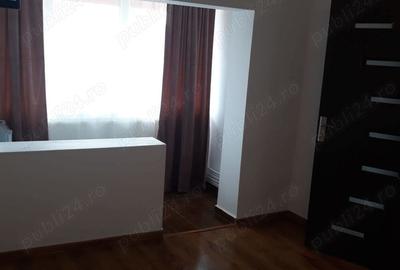 Garsonieră decomandată în Petros - 4