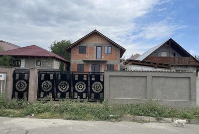 Casă cu 3 camere cu Teren 300 Mp în Central - 5