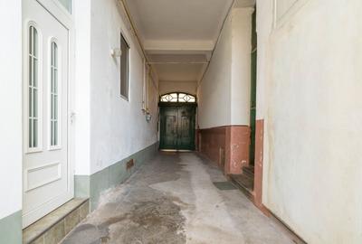 Apartament central, spațios, ideal pentru familie numeroasă. - 2