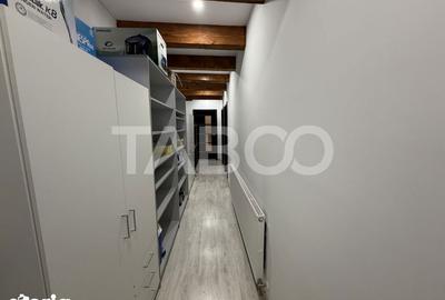 Casă cu 4 camere cu Canalizare în Central - 2