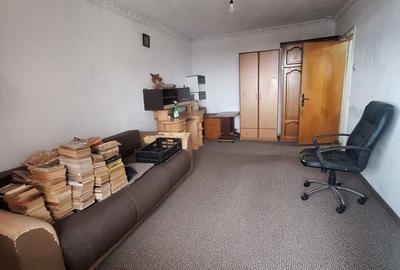 Apartament cu 3 camere decomandat în Ferentari