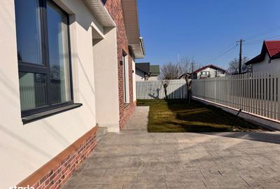 Casă cu 4 camere cu Teren 350 Mp în Central - 2