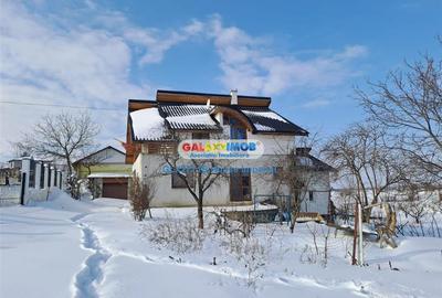 Casă cu 4 camere cu Teren 2400 Mp în Comana - 2