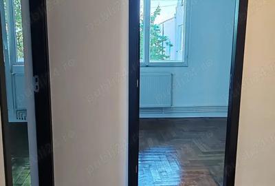 Apartament 4 camere, decomandat, ultracentral, etaj 4, mun. Roman - 1