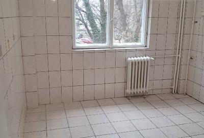 Proprietar,vând apartament.doua camere bdul Tineretului - 4