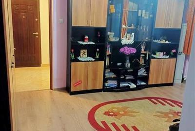 Apartament cu 2 camere semidecomandat în 9 Mai - 19