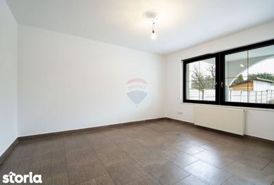 Casă cu 9 camere cu Teren 1000 Mp în Oncea - 2