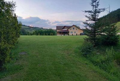 Casă cu 4 camere cu Teren 15000 Mp în Luna - 7
