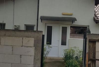 Casă cu 4 camere cu Teren 1365 Mp în Moșești - 1