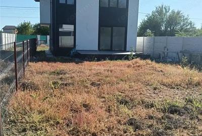 Casă cu 4 camere cu Teren 400 Mp în Buda - 1