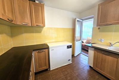 2 case la pret de una in Giulesti - lacul Morii/capatul tramvaiului 11 - 7