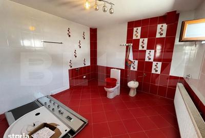 Casă cu 4 camere cu Teren 1174 Mp în Central