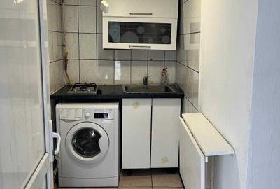 Apartament cu 2 camere semidecomandat în Colentina