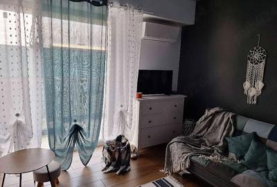 Garsonieră decomandată în Central