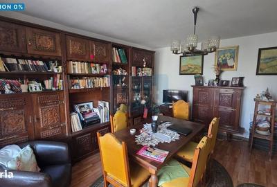 Apartament cu 4 camere decomandat în Sud