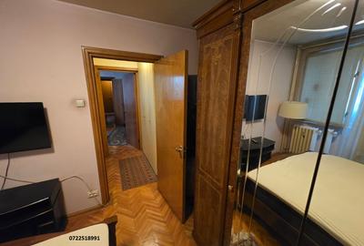 Apartament cu 3 camere semidecomandat în Baba Novac