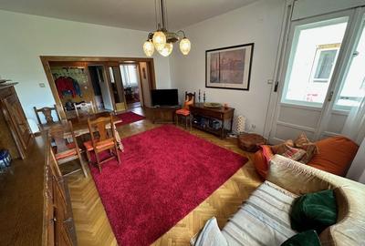 Apartament 5 camere in imobil tip asociatie zona Centrala