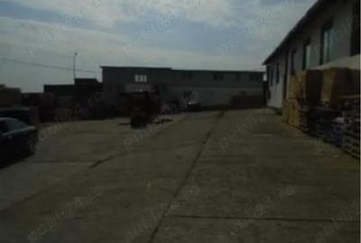Spațiu comercial, de 700 mp, în Central - 3