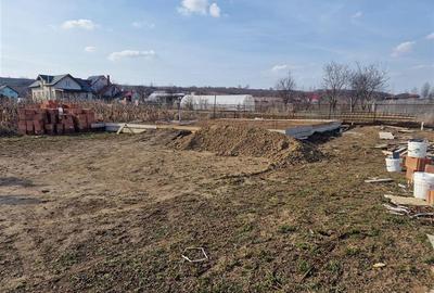 Teren intravilan de 400 mp, în 9 Mai - 2