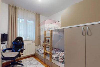 Apartament cu 2 camere semidecomandat, mobilat în Florilor - 4