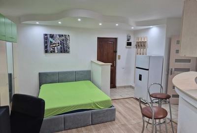 Garsoniera Piata Unirii, bloc stradal cu CENTRALA, mobilata si utilata modern - 7