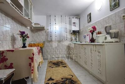Casă cu 5 camere cu Teren 800 Mp în Central - 1