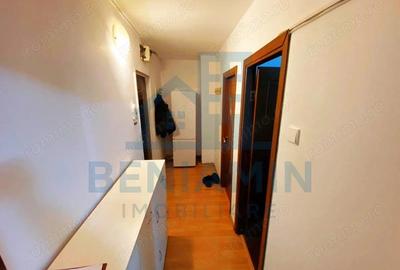 Apartament cu 3 camere semidecomandat în Craiovița Nouă - 3