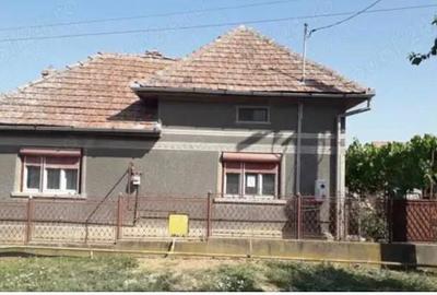 Casă cu 3 camere cu Teren 1200 Mp în Bucerdea Grânoasă