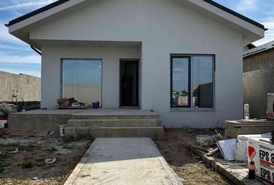 Casă cu 4 camere cu Teren 250 Mp în Malu Mare - 14
